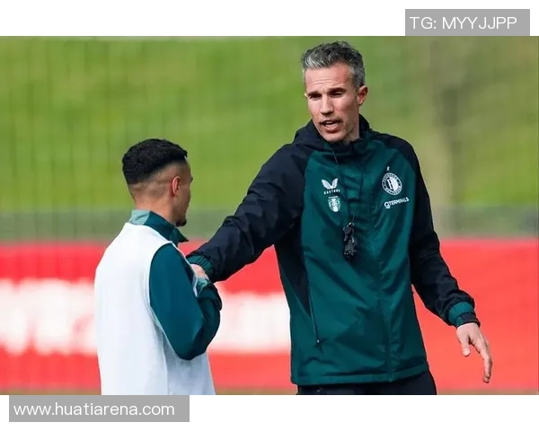 古利特赞范佩西执教潜力希望其未来能执掌曼联教鞭